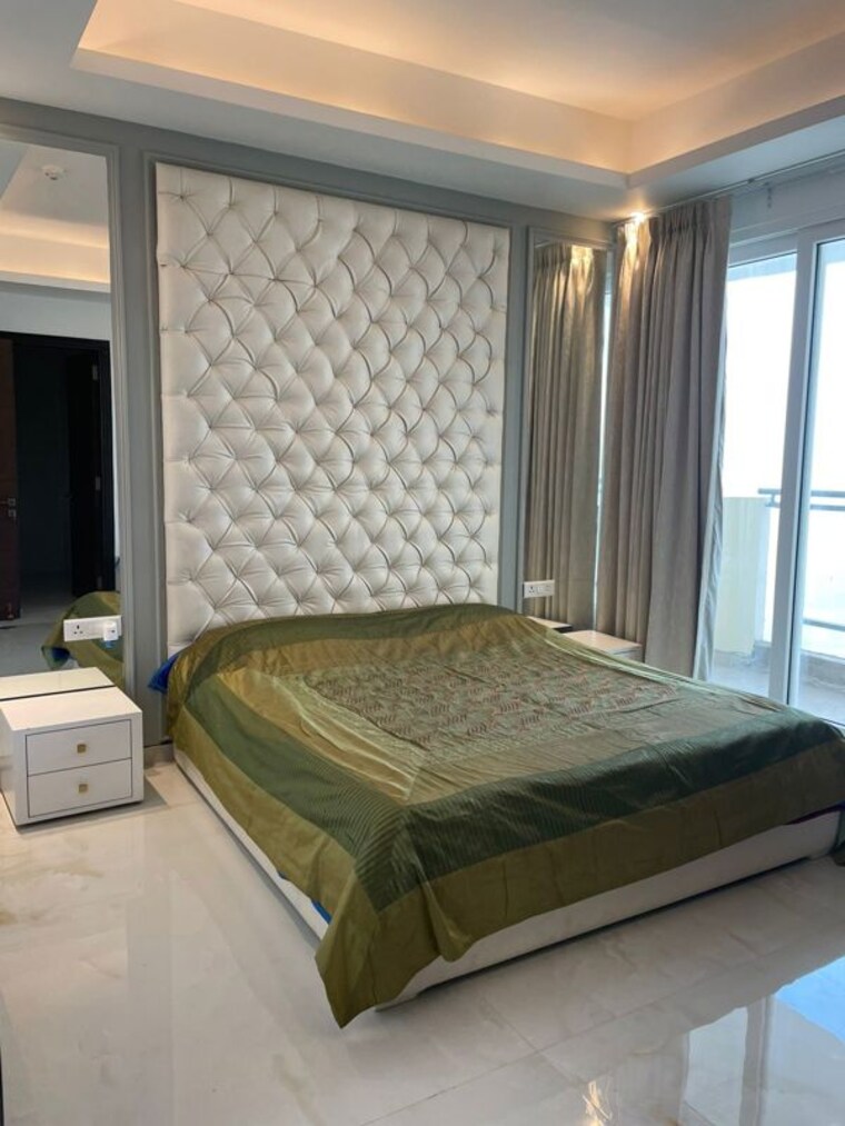 Bedroom, mahagun-mezzaria 4 Bedroom 3525 Sq.Ft. Apartment In Sector 78 Noida 9819434