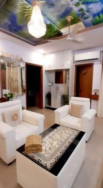 Living Room in 3 BHK Apartment at Hazratganj – for Rent