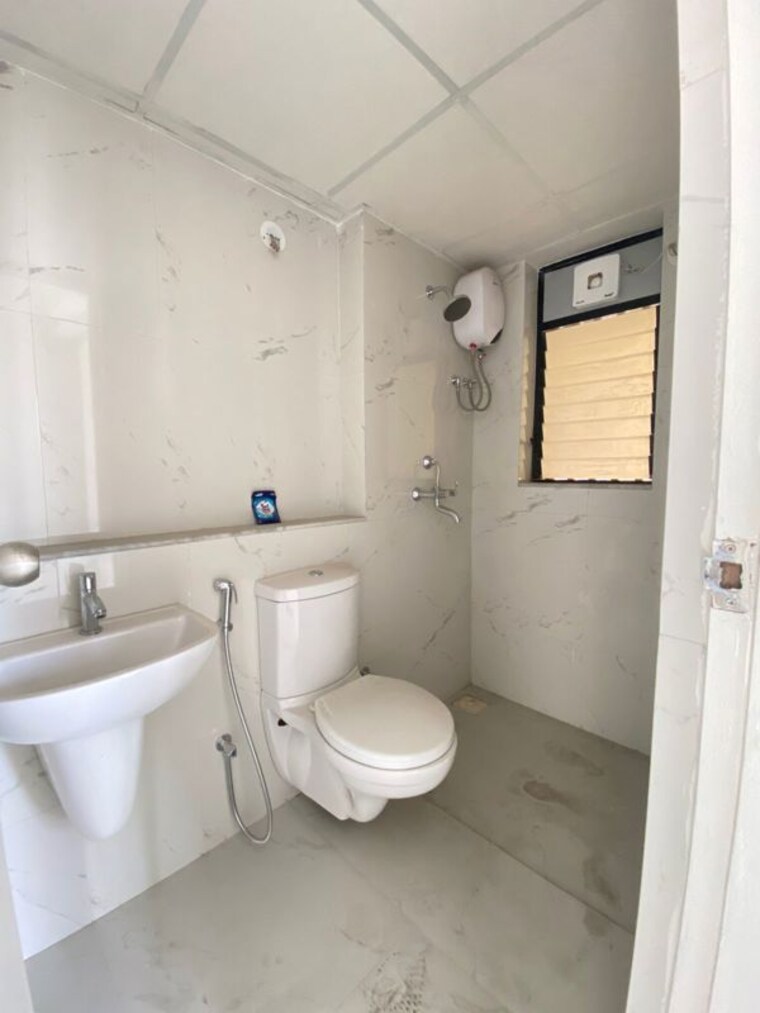 Bathroom, runwal-gardens-phase-3 2.5 Bedroom 720 Sq.Ft. Apartment In Dombivli East Thane 9819477
