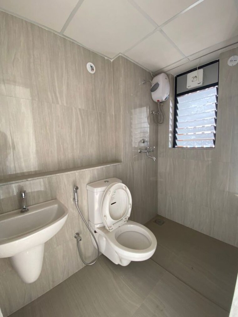 Bathroom, runwal-gardens-phase-3 2.5 Bedroom 720 Sq.Ft. Apartment In Dombivli East Thane 9819477