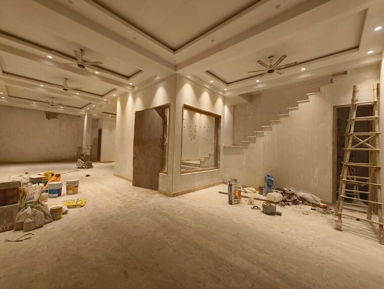  Parking, greater kailash part 3 Commercial Co Working Space 217 Sq.Yd. In Greater Kailash Part 3 Delhi 9819489