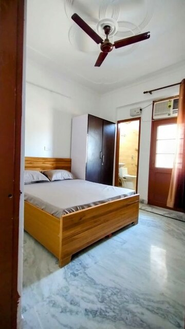 Bedroom in 2 BHK Builder Floor at Sector 39 – for Rent