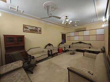 Master Bedroom in 2 BHK Builder Floor at Masjid Moth – for Rent
