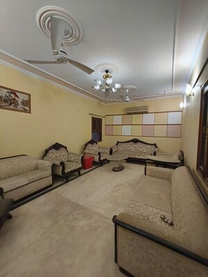 2 BHK Builder Floor For Rent in Masjid Moth