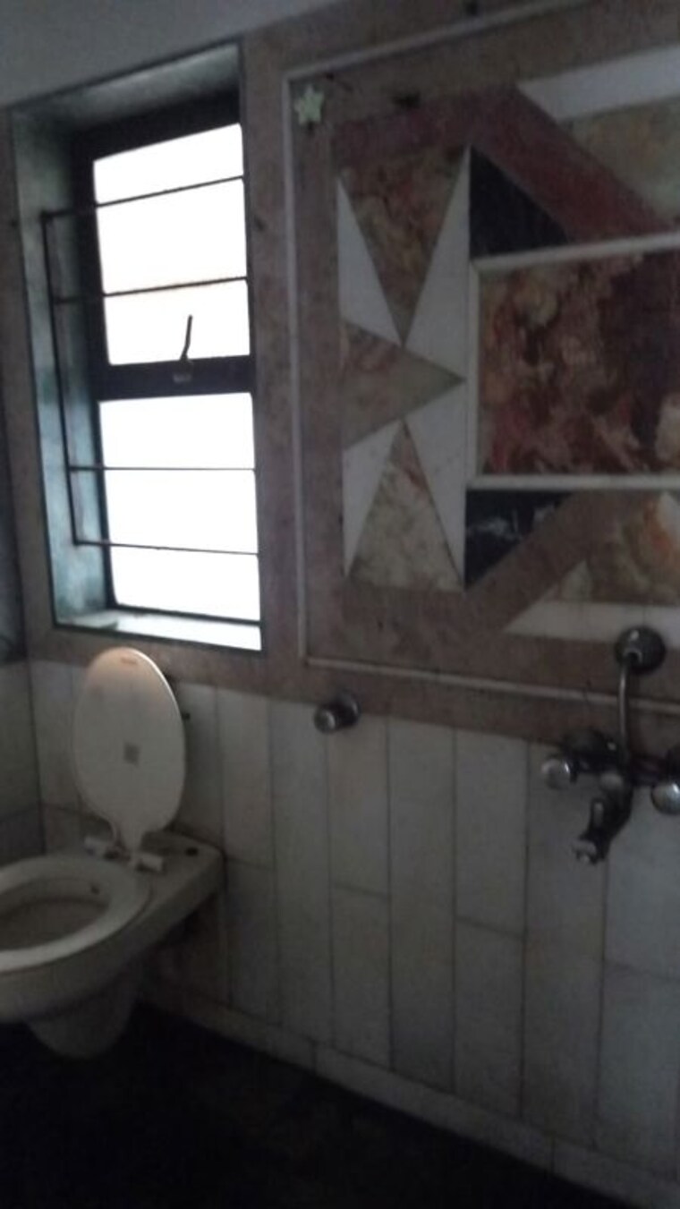 Bathroom, sheth-vasant-galaxy 1 Bedroom 585 Sq.Ft. Apartment In Goregaon West Mumbai 9819498
