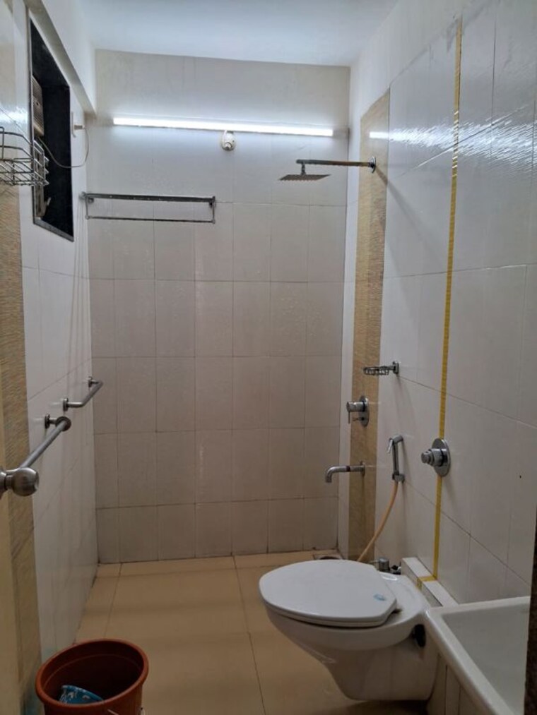 Bathroom, raj-heights-gtb-nagar 1 Bedroom 423 Sq.Ft. Apartment In Gtb Nagar Mumbai 9819504