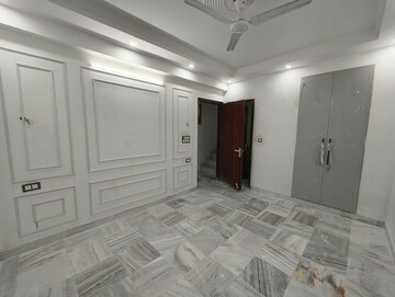 Room in 2 BHK Builder Floor at Kalkaji – for Sale