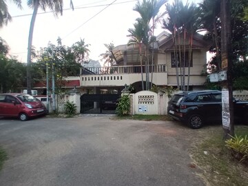  Plot For Sale in Elamkulam