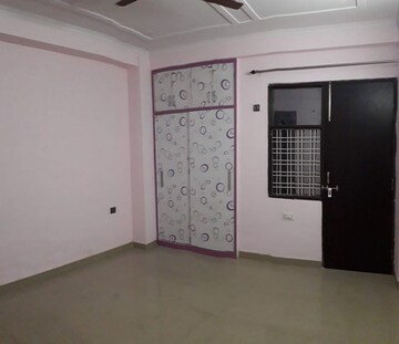 Room in 1 BHK Builder Floor at Sector 46 – for Rent