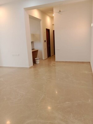 Room in 3 BHK Apartment at Goyal Lakshchandi Heights, Goregaon East – for Rent