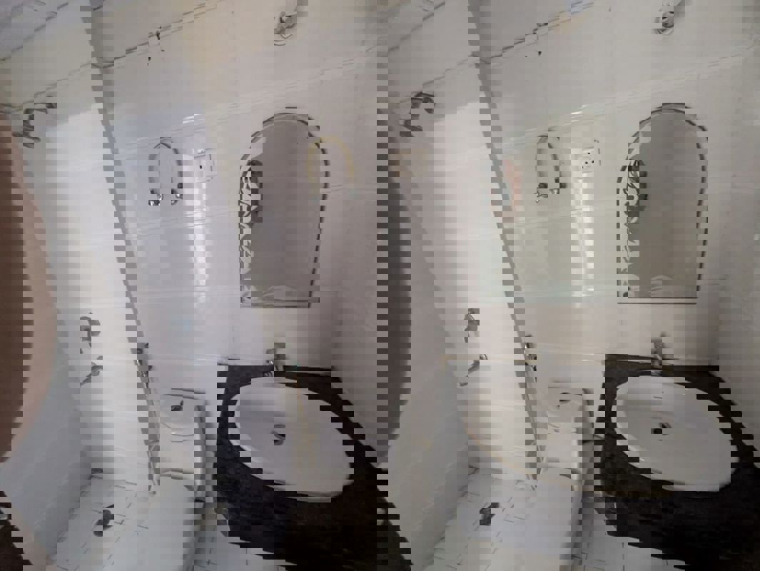 4 BHK + Pooja Room,Servant Room Apartment For Sale in VVIP Addresses