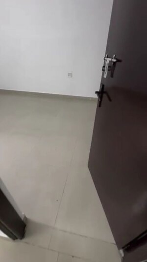 Room in 3.5 BHK Apartment at Skytech Merion Residency 2, Sain Vihar – for Sale