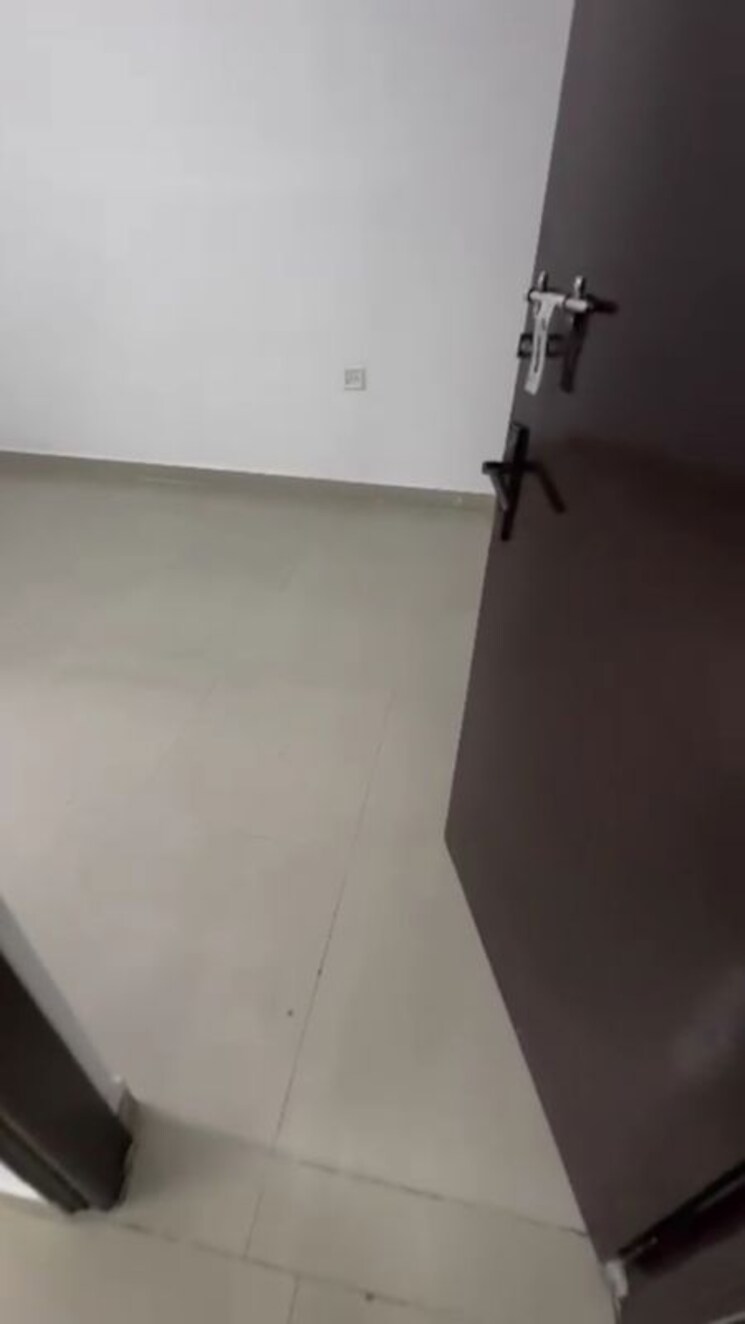 Room, skytech-merion-residency-2 3.5 Bedroom 1750 Sq.Ft. Apartment In Sain Vihar Ghaziabad 9819568