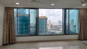 Room in 3 BHK Apartment at Oberoi Realty Esquire, Goregaon East – for Rent