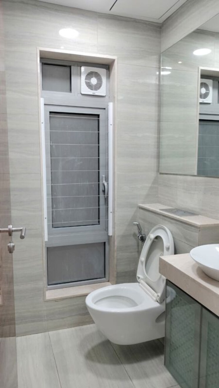 Bathroom, oberoi-realty-esquire 3 Bedroom 1366 Sq.Ft. Apartment In Goregaon East Mumbai 9819575