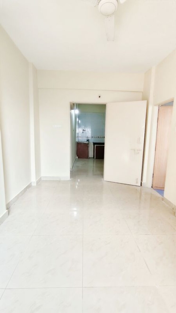 Room, wadgaon sheri 1.5 Bedroom 450 Sq.Ft. Apartment In Wadgaon Sheri Pune 9819604