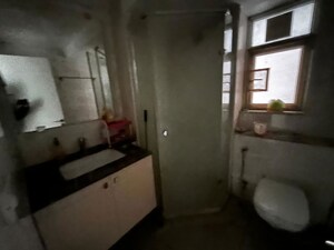 Bathroom in 3 BHK Apartment at DLF Park Place, Sector 54 – for Rent