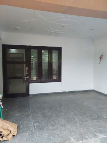 Room in 2 BHK Builder Floor at Sector 46 – for Rent