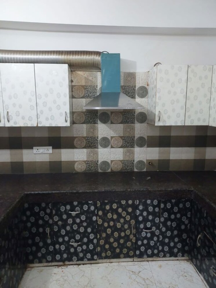 Kitchen, sector 46 2 Bedroom 190 Sq.Yd. Builder Floor In Sector 46 Gurgaon 9819613