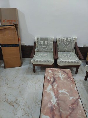 Living Room in 2 BHK Builder Floor at Sector 46 – for Rent