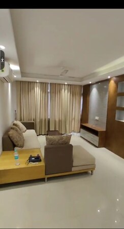 3.5 BHK Apartment For Rent in Paarth Aadyant