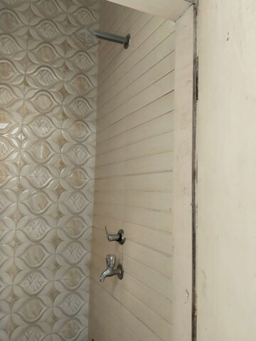 Bathroom in 2 BHK Builder Floor at Sector 46 – for Rent