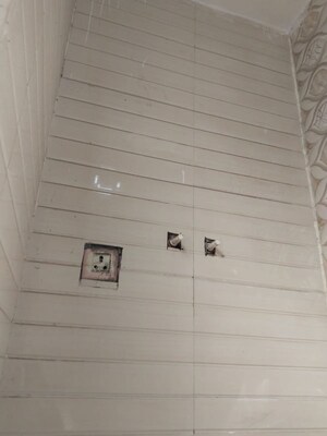 Bathroom in 2 BHK Builder Floor at Sector 46 – for Rent