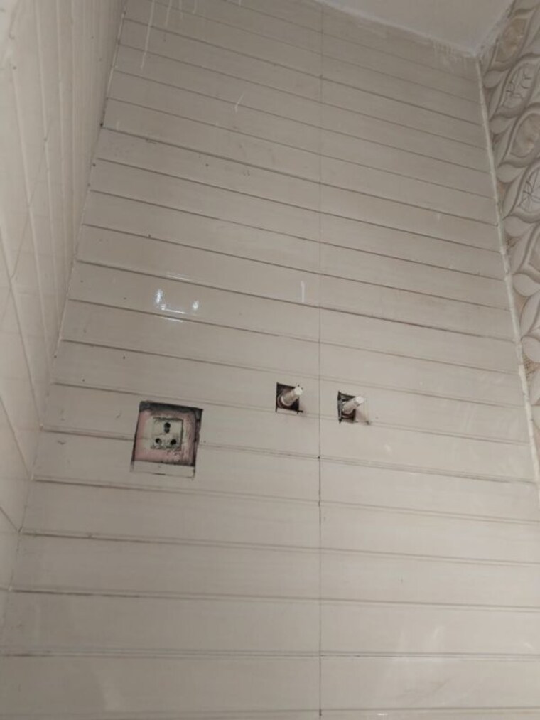 Bathroom, sector 46 2 Bedroom 104 Sq.Ft. Builder Floor In Sector 46 Gurgaon 9819650