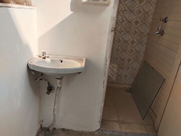 Bathroom in 2 BHK Builder Floor at Sector 46 – for Rent