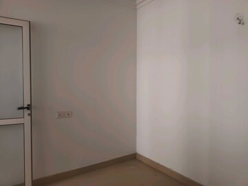 Room in 3 BHK Apartment at Jaypee Green Pavillion Heights, Sector 128 – for Sale