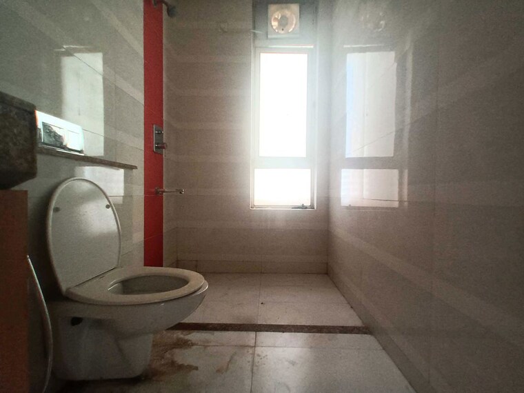 Bathroom, jaypee-green-pavillion-heights 3 Bedroom 1820 Sq.Ft. Apartment In Sector 128 Noida 9819658