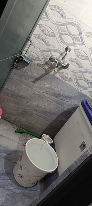 Master Bedroom in 1.5 BHK Apartment at Gomti Nagar – for Rent