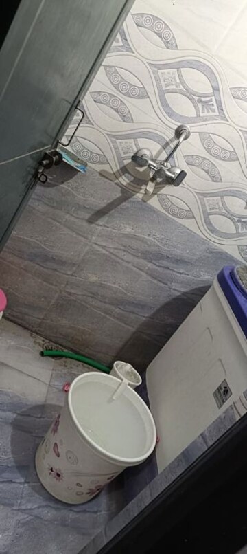 Master Bedroom in 1.5 BHK Apartment at Gomti Nagar – for Rent