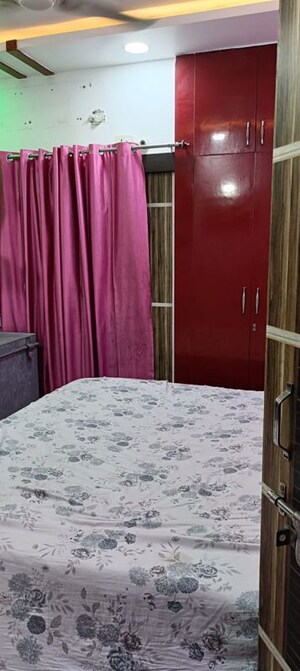 Bedroom in 1.5 BHK Apartment at Gomti Nagar – for Rent
