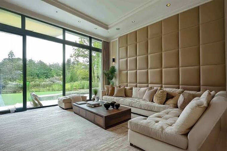 Living Room, sector 16b 3 Bedroom 1350 Sq.Ft. Apartment In Sector 16b Noida 9819677