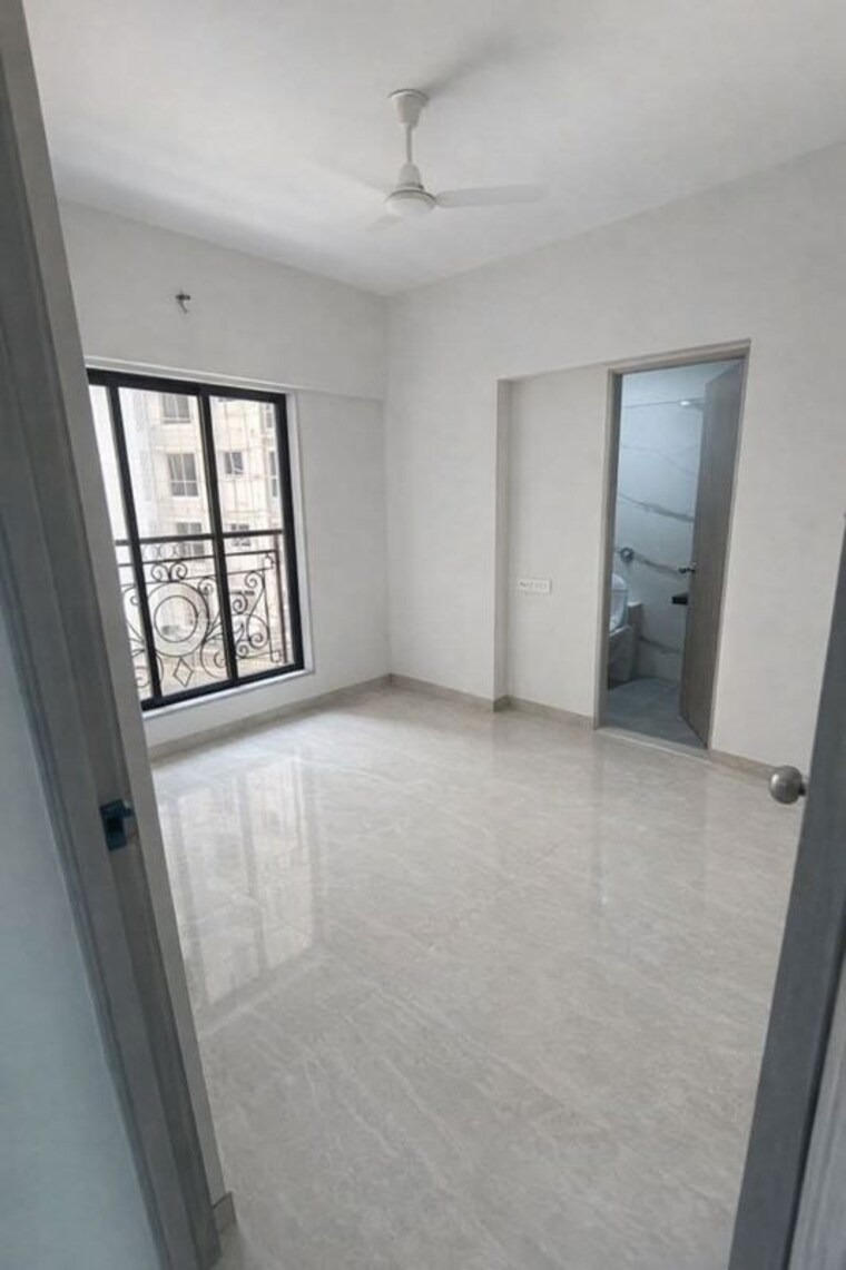 Room, mohid-mahakali-hills 1 Bedroom 325 Sq.Ft. Apartment In Andheri East Mumbai 9819680