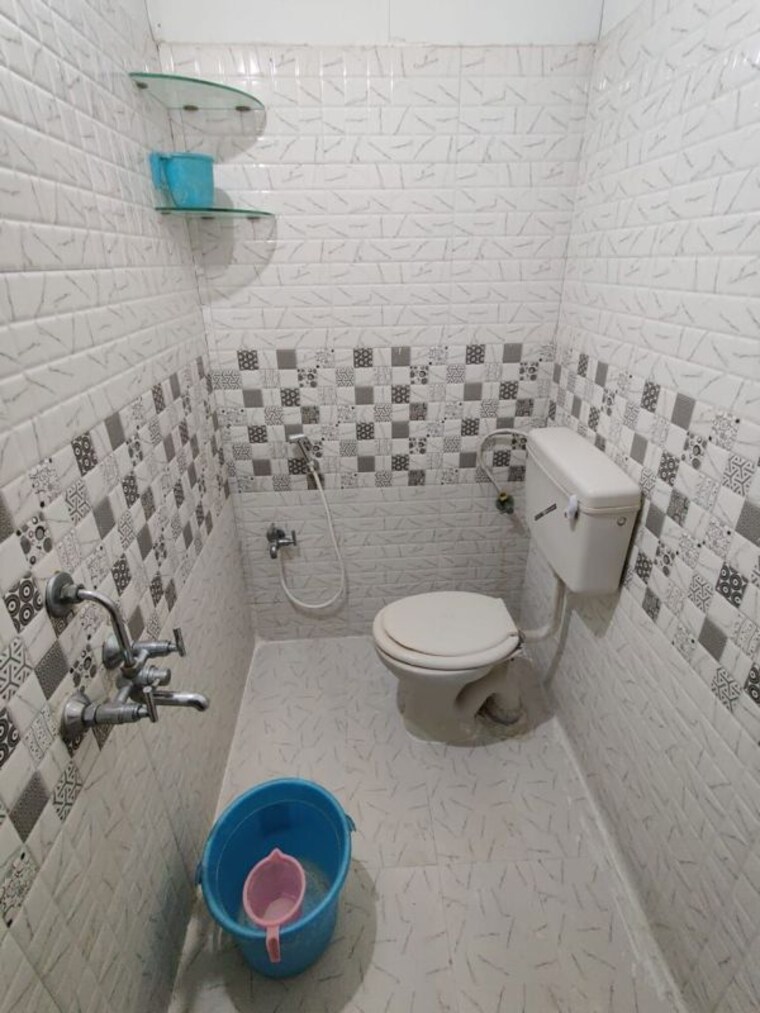 Bathroom, blue-bell-chembur 3 Bedroom 1000 Sq.Ft. Apartment In Chembur Mumbai 9819664
