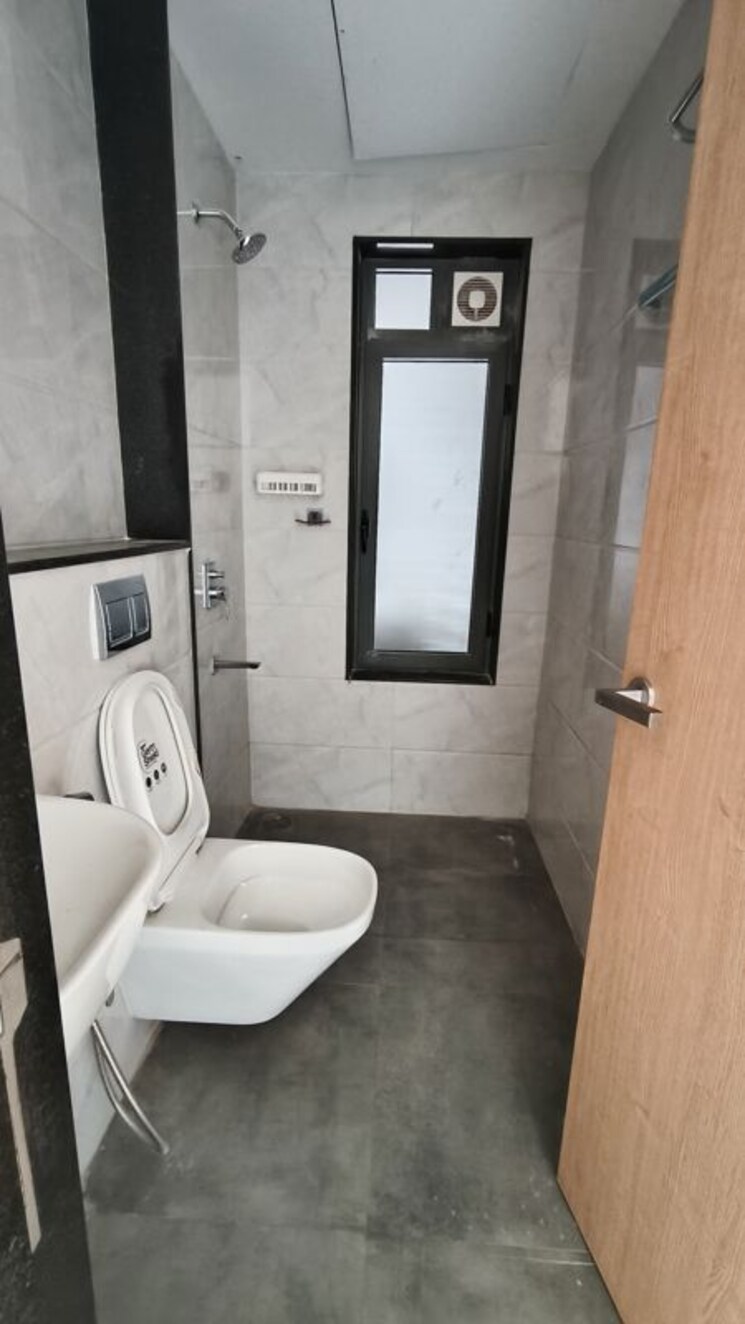 Bathroom, lodha-vista 2 Bedroom 700 Sq.Ft. Apartment In Lower Parel Mumbai 9819689
