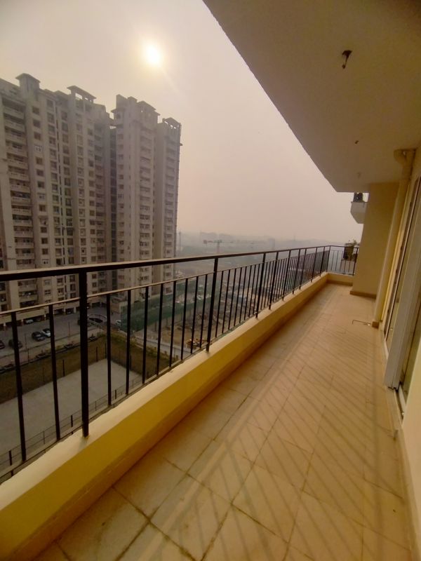 4 BHK + Servant Room 2175 Sq.Ft. Apartment in Amrapali Crystal Homes