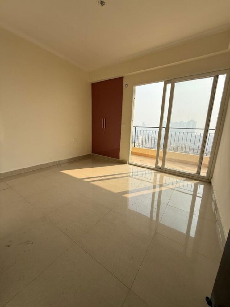 Room, amrapali-crystal-homes 4 Bedroom 2175 Sq.Ft. Apartment In Sector 76 Noida 9819700
