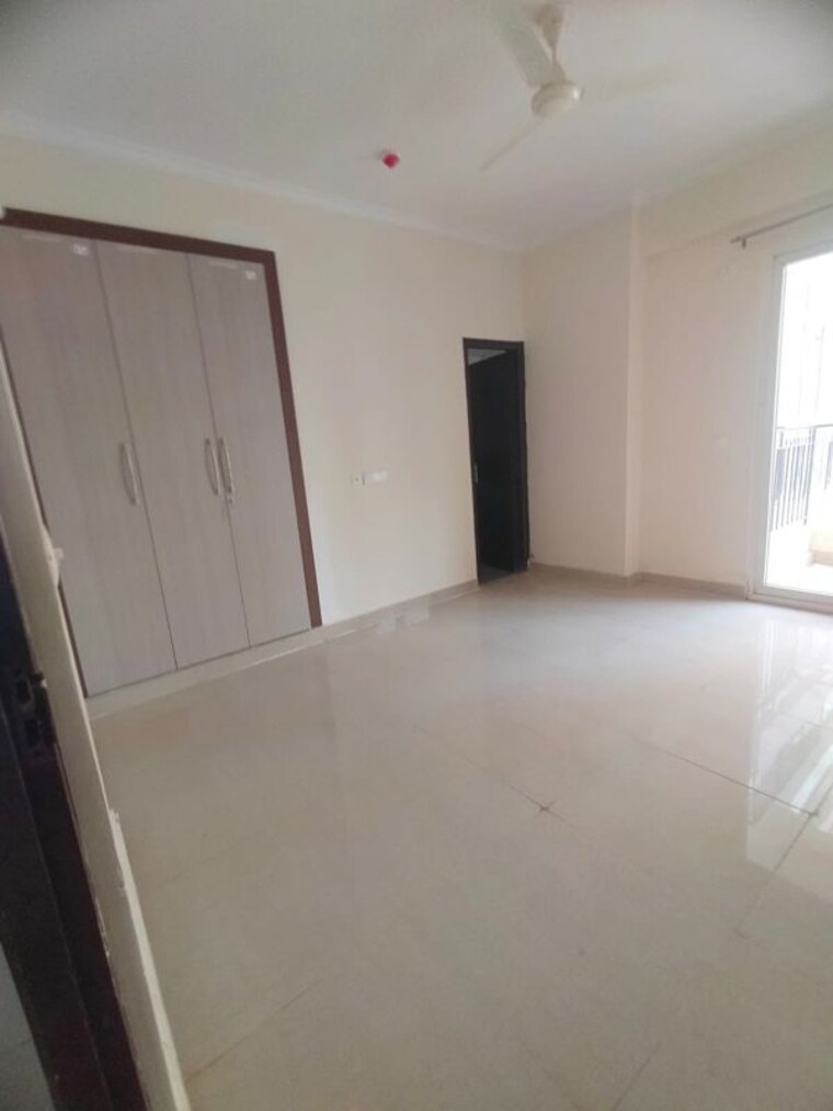 Room, amrapali-crystal-homes 4 Bedroom 2175 Sq.Ft. Apartment In Sector 76 Noida 9819700