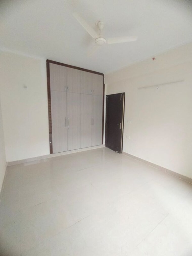 Room, amrapali-crystal-homes 4 Bedroom 2175 Sq.Ft. Apartment In Sector 76 Noida 9819700