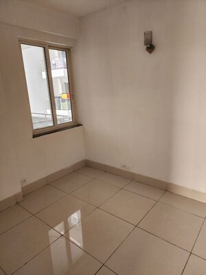 Room in 2 BHK Apartment at M3M Escala, Sector 70a – for Rent