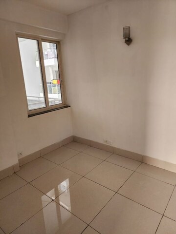 Room in 2 BHK Apartment at M3M Escala, Sector 70a – for Rent