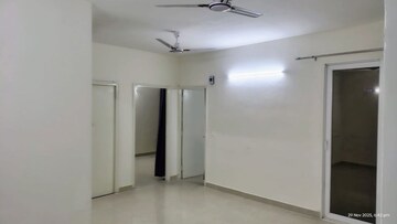 Room in 3 BHK Apartment at Pyramid Altia, Sector 70 – for Rent