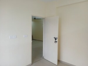 Room in 3 BHK Apartment at Pyramid Altia, Sector 70 – for Rent