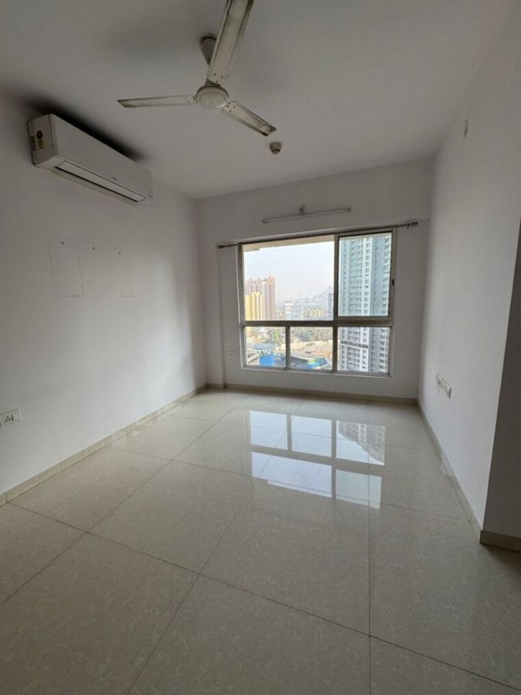 Room, lodha-amara 1.5 Bedroom 585 Sq.Ft. Apartment In Kolshet Road Thane 9819753