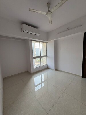 1.5 BHK Apartment For Sale in Lodha Amara, Kolshet Road