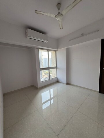 1.5 BHK Apartment For Sale in Lodha Amara, Kolshet Road