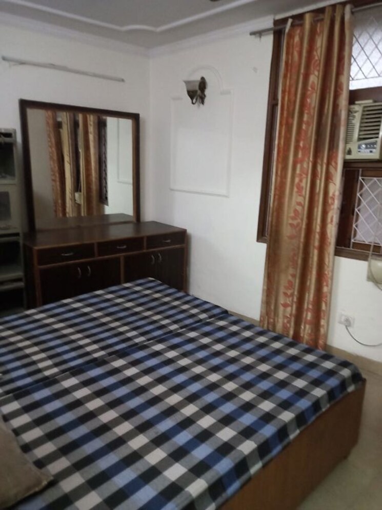 Bedroom, east of kailash 2 Bedroom 900 Sq.Ft. Builder Floor In East Of Kailash Delhi 9819764